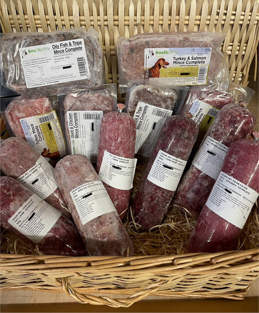 A Mixed Pack of 80/10/10 Minces - Orderpetfood.co.uk (made by Yorkshire Raw) & Southcliffe