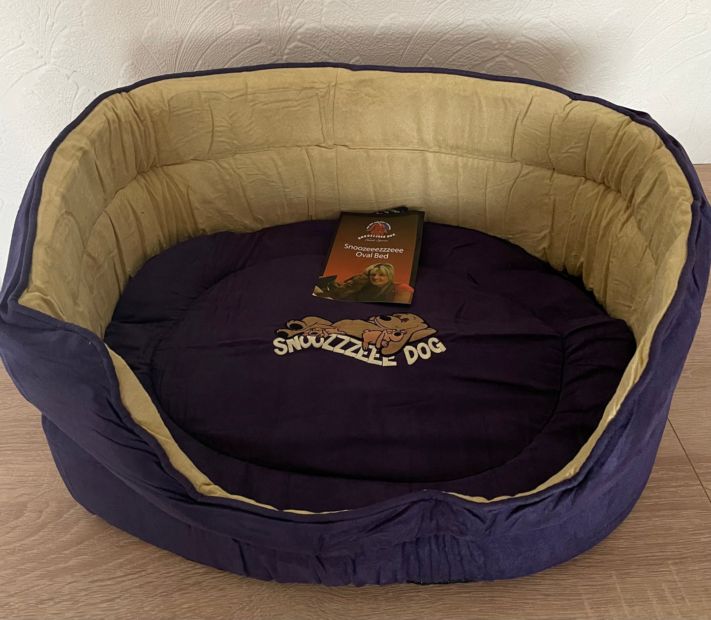 Snoozzzeee Oval Dog Bed